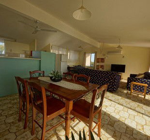 Sea Air-a Siesta 5 - Accommodation QLD 2
