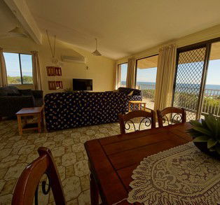 Sea Air-a Siesta 5 - Accommodation QLD 3