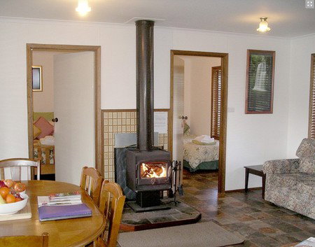 Jandas Lake View - Accommodation QLD 3