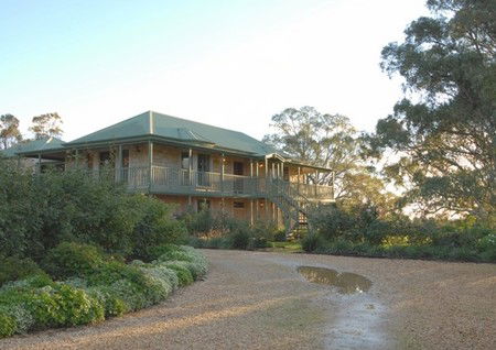 Lindsay House - Accommodation QLD 1