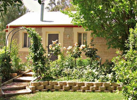 Riesling Trail Cottages - Accommodation QLD 4