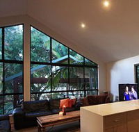 Armada Beach House - Accommodation QLD