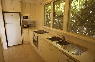 Ava Holiday Beach House - Accommodation QLD 1