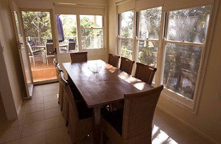 Ava Holiday Beach House - Accommodation QLD 2