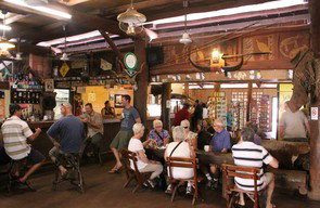 Bark Hut Inn - Accommodation QLD 1