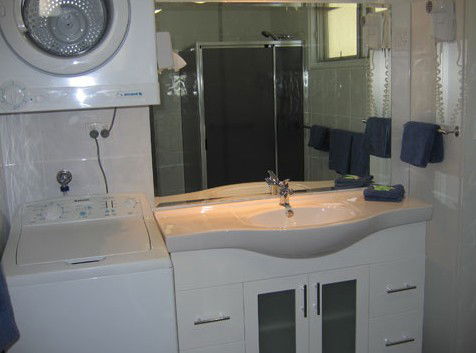 Modra's Apartments Tumby Bay - Accommodation QLD 1