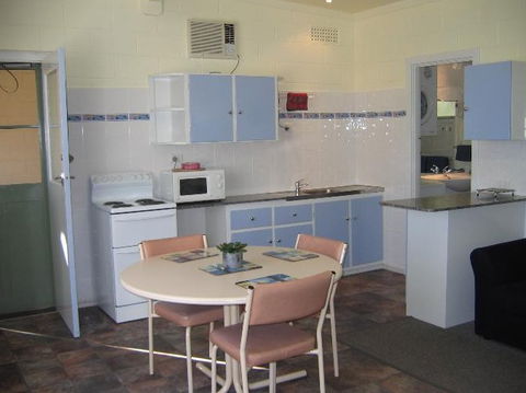 Modra's Apartments Tumby Bay - Accommodation QLD 4