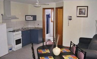 Port Vincent Holiday Cabins And Apartments - Accommodation QLD 1