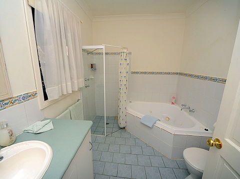 St Helens - Fettlers Cottage - Accommodation QLD 0