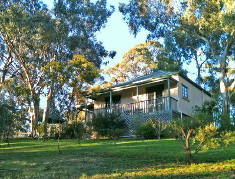 St Helens - Fettlers Cottage - Accommodation QLD 1