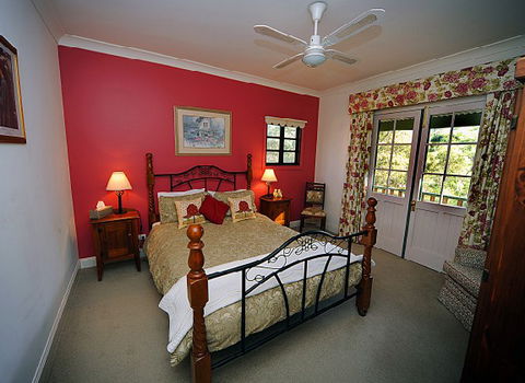 St Helens - Fettlers Cottage - Accommodation QLD 5
