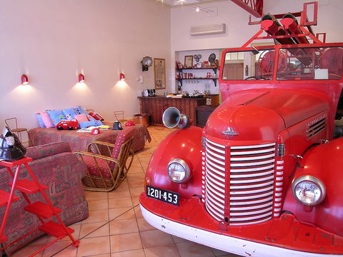 The Fire Station Inn - Fire Engine Suite - Accommodation QLD 0