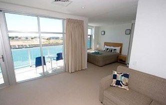 Wallaroo Marina Apartments - Accommodation QLD 3