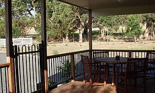 Lazy Days B&B Cottage - Accommodation QLD 2