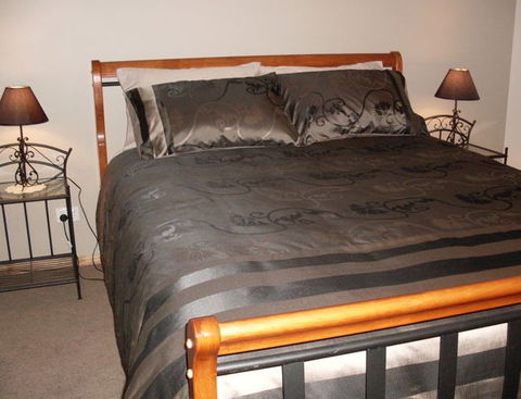 Lazy Days B&B Cottage - Accommodation QLD 4