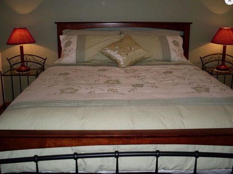 Lazy Days B&B Cottage - Accommodation QLD 5