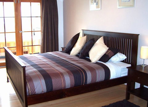McLaren Ridge 3 - McLaren Ridge Log Cabins - Accommodation QLD 3