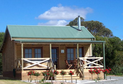 McLaren Ridge 3 - McLaren Ridge Log Cabins - Accommodation QLD 8