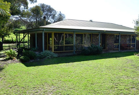 The Beach House - Normanville - Accommodation QLD 0