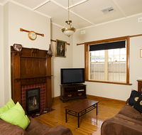 Semaphore Beach House - Accommodation QLD