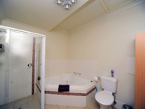 St Helens - The Pavilion - Accommodation QLD 0