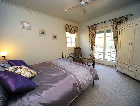 St Helens - The Pavilion - Accommodation QLD 2