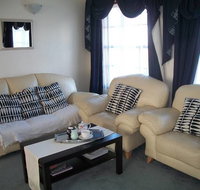 Beachside Apartment - Hove - Accommodation QLD