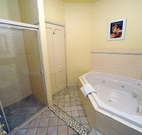 St Helens Cottages- Coach House - Accommodation QLD