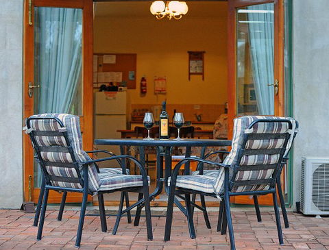 St Helens Cottages- Coach House - Accommodation QLD 2