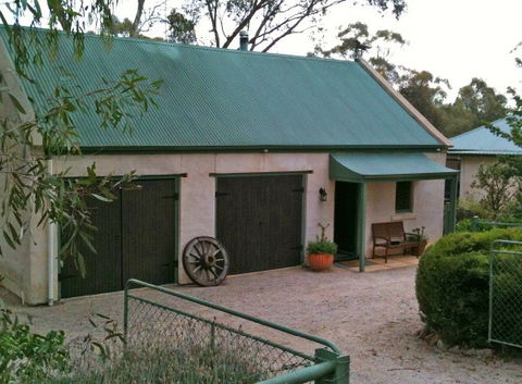 St Helens Cottages- Coach House - Accommodation QLD 9