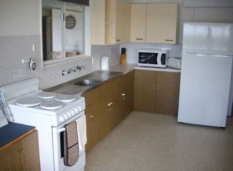 Riverfront Holiday House - Accommodation QLD 3