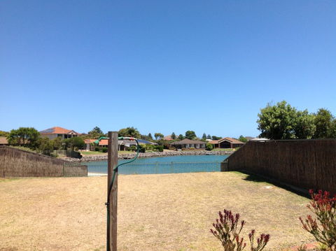 Lakeside Getaway - Accommodation QLD 6