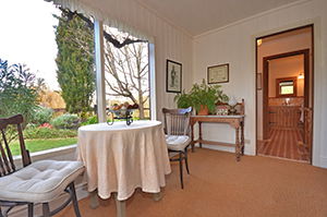 Adelaide Hills Retreats - Accommodation QLD 5