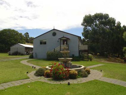 The Old Oak Bed And Breakfast - The Shearing Quarters - Accommodation QLD 3