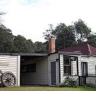 Glenbrook House and Cottage - Accommodation QLD