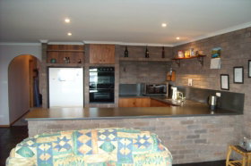 Three Hut Point Waterfront Accommodation - Accommodation QLD 0