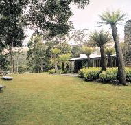 Tullah Lakeside Lodge - Accommodation QLD
