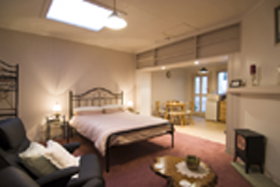 Ellie's Cottage Collection - Ellie's Studio Apartment - Accommodation QLD 0