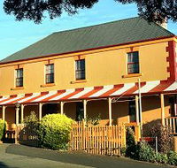 Meredith House And Mews - Accommodation QLD