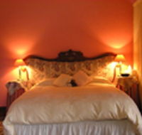 Cow 'n' Calf Art Gallery Unit - Accommodation QLD