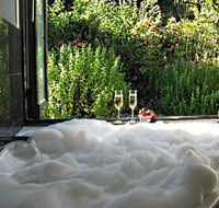 Escape To - Accommodation QLD