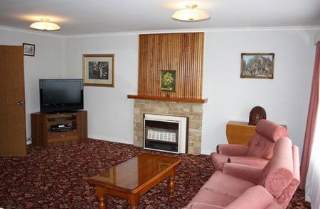 Mayfair Motel On Cavell - Accommodation QLD 2