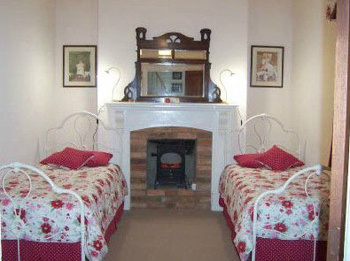 Cottage On Gunning - Accommodation QLD 2
