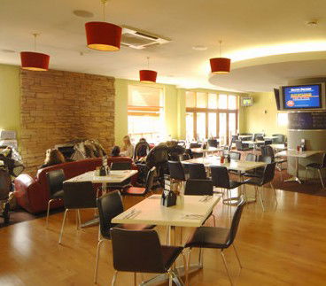 Formby Hotel - Accommodation QLD 2