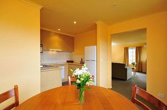 Country Club Villas - Accommodation QLD 4