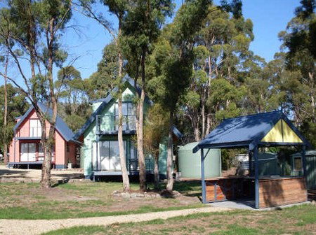 Four Seasons Holiday Cottages - Accommodation QLD 4