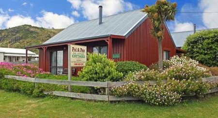 Pol And Pen Holiday Cottages - Accommodation QLD 1