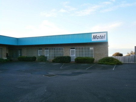 Penguin Holiday Apartments - Accommodation QLD 3