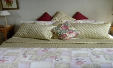 McIntosh Cottages - Accommodation QLD 1