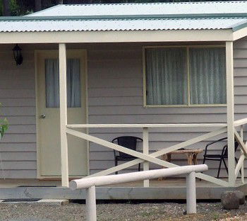 Southport Hotel And Caravan Park - Accommodation QLD 3